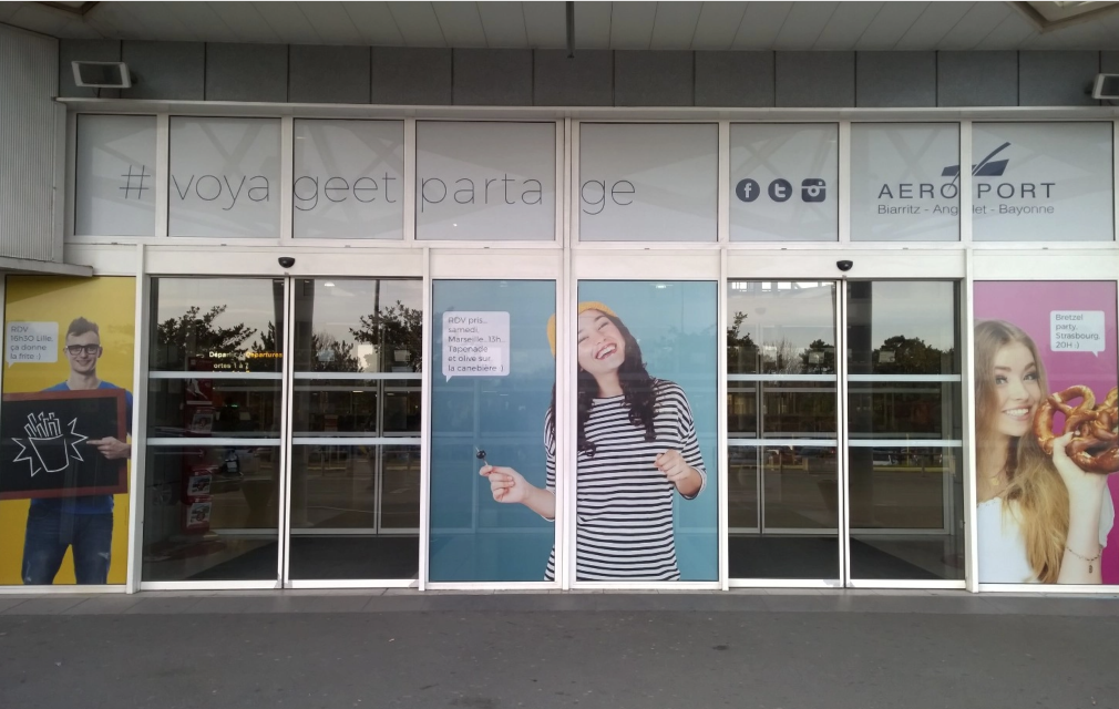 campagne affichage destinations aeroport biarritz pays basque par l'agence ho5